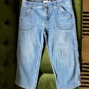 Levi’s - Light Blue Denim Capri Jeans